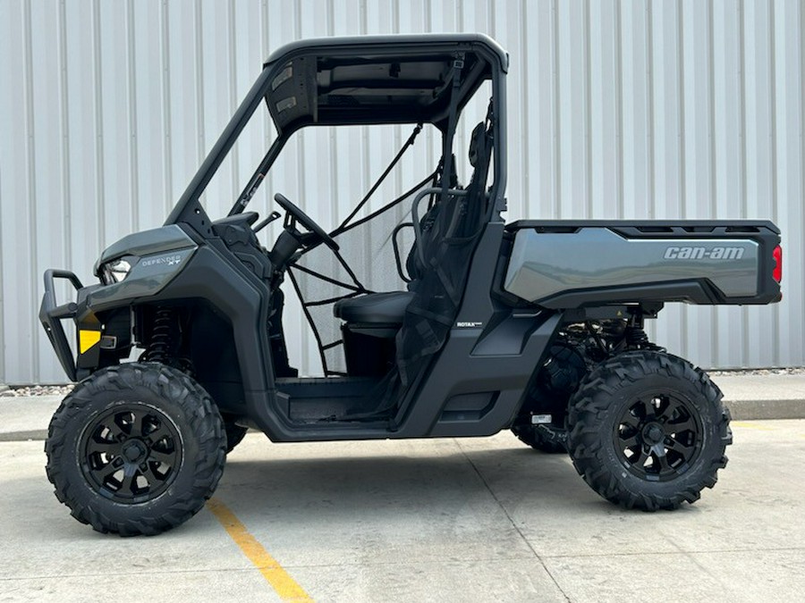 2024 Can-Am Defender XT HD10