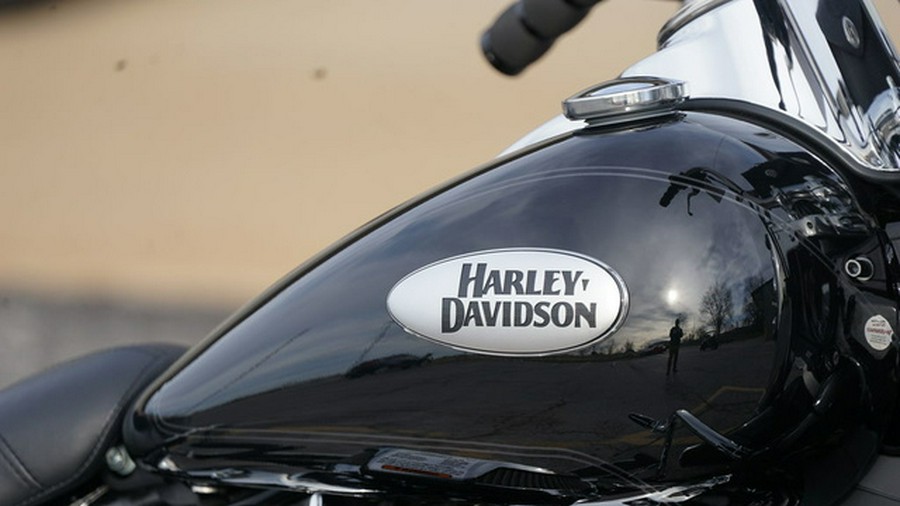 2024 Harley-Davidson Softail FLHCS - Heritage Classic