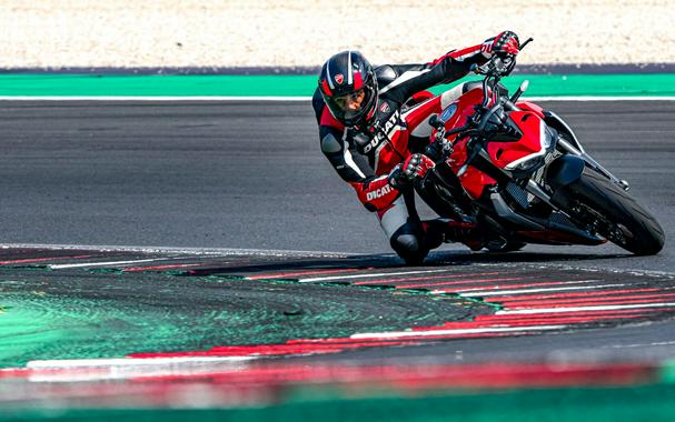 2023 Ducati Streetfighter V2
