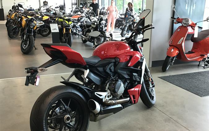 2023 Ducati Streetfighter V2