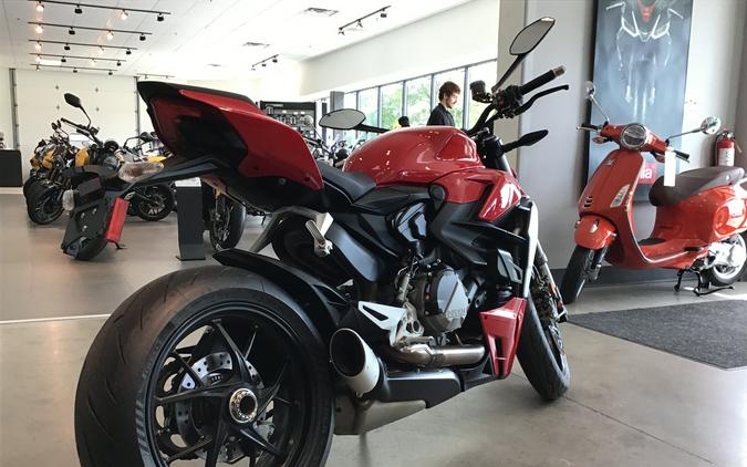 2023 Ducati Streetfighter V2