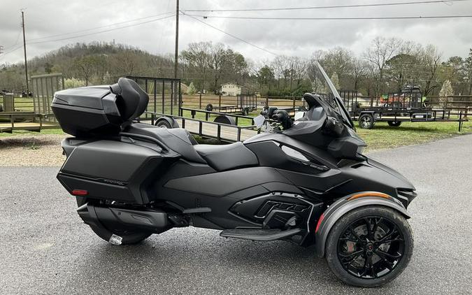 2024 Can-Am® Spyder RT Limited Dark Wheels