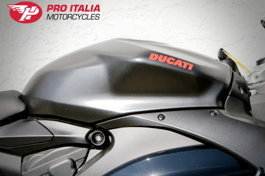 2024 Ducati Panigale V2 Black on Black