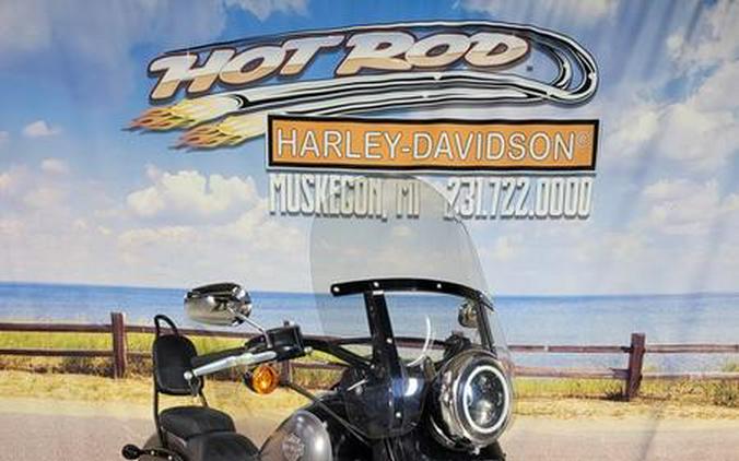 2015 Harley-Davidson® FLS - Softail Slim®