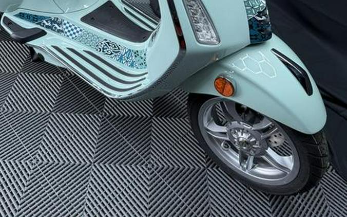 2025 Vespa Primavera 50 Batik