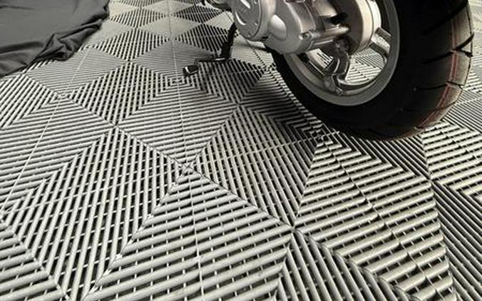 2025 Vespa Primavera 50 Batik