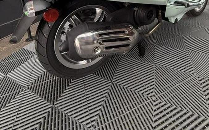 2025 Vespa Primavera 50 Batik