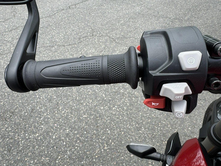 2025 Triumph Street Triple 765 RS - CARNIVAL RED