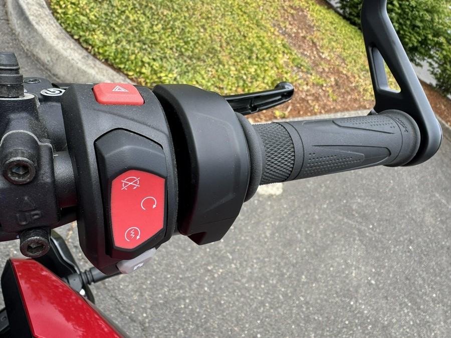 2025 Triumph Street Triple 765 RS - CARNIVAL RED