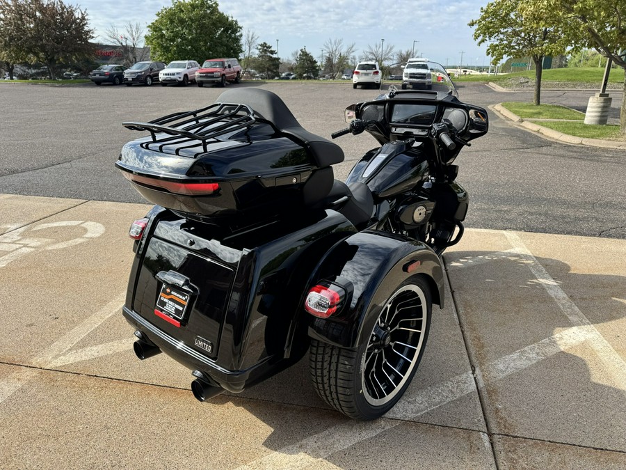 2026 Harley-Davidson Street Glide 3 Limited Olive Steel Metallic / Vivid Black Black Trim