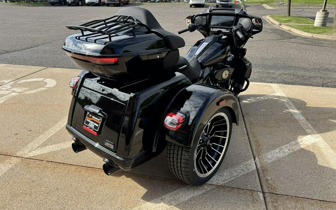 2026 Harley-Davidson Street Glide 3 Limited Olive Steel Metallic / Vivid Black Black Trim