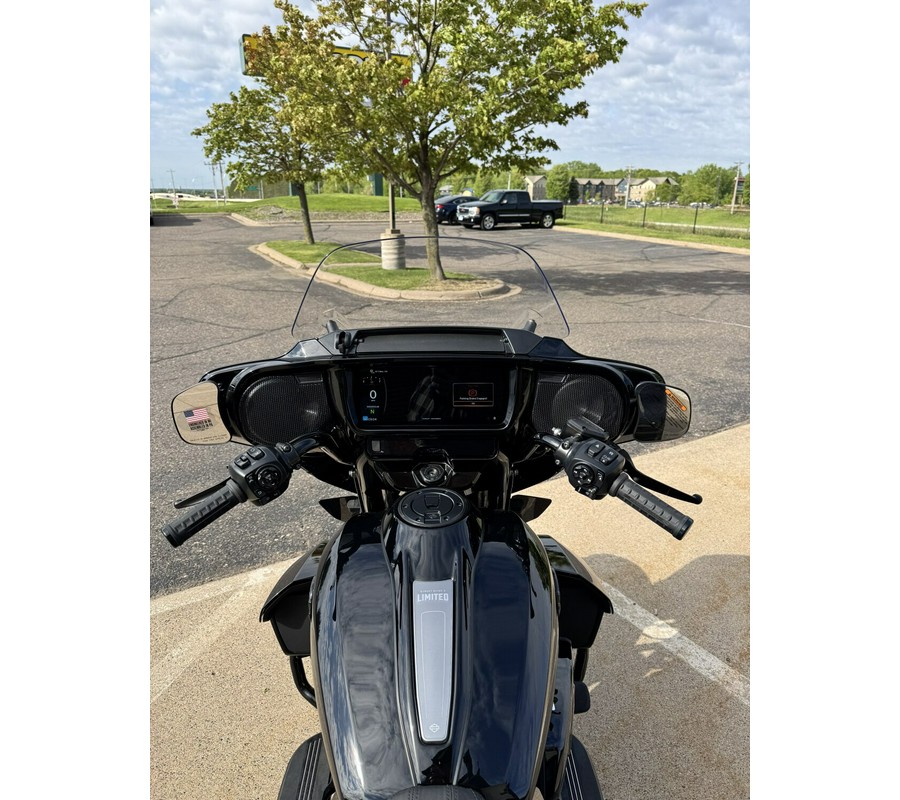 2026 Harley-Davidson Street Glide 3 Limited Olive Steel Metallic / Vivid Black Black Trim