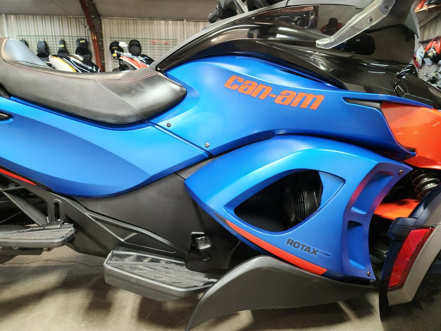 2015 Can-Am Spyder ST-S SE5 Special Series - FP8920