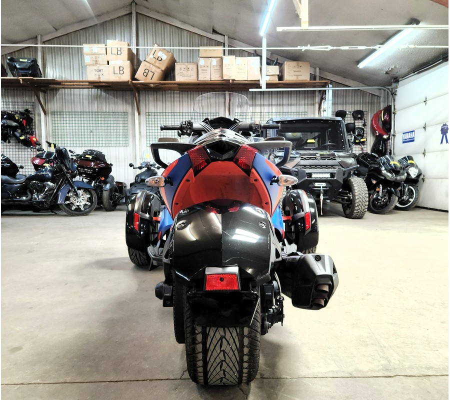 2015 Can-Am Spyder ST-S SE5 Special Series - FP8920