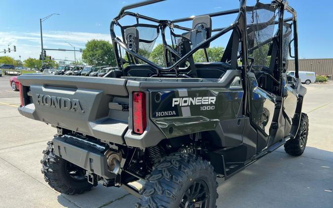 2025 Honda Pioneer 1000-6 Deluxe Crew