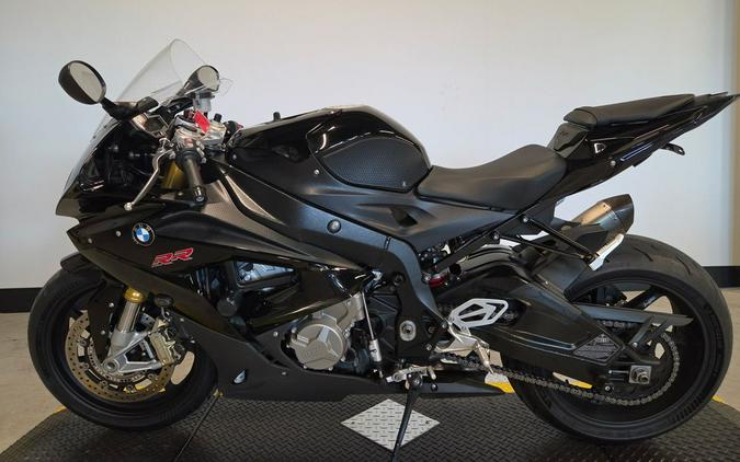 2016 BMW S 1000 RR Black Storm Metallic / Racing Red