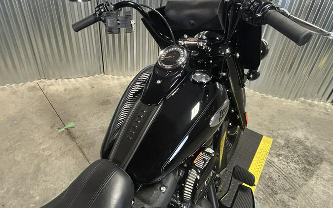 2024 Harley-Davidson Heritage Classic Vivid Black - Black Finish
