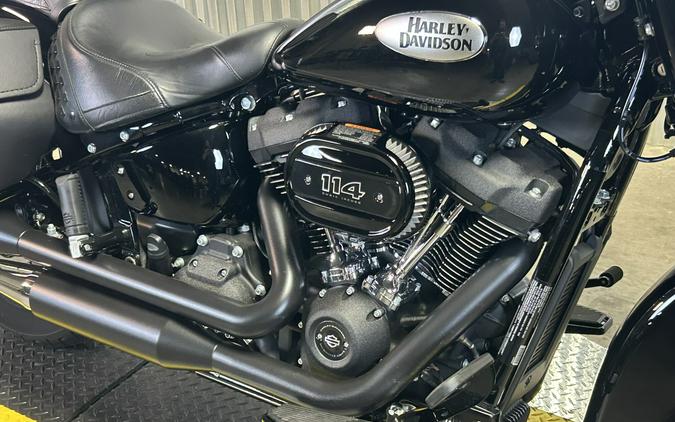 2024 Harley-Davidson Heritage Classic Vivid Black - Black Finish
