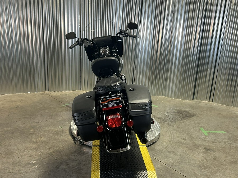 2024 Harley-Davidson Heritage Classic Vivid Black - Black Finish
