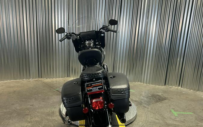 2024 Harley-Davidson Heritage Classic Vivid Black - Black Finish