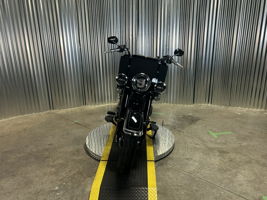 2024 Harley-Davidson Heritage Classic Vivid Black - Black Finish