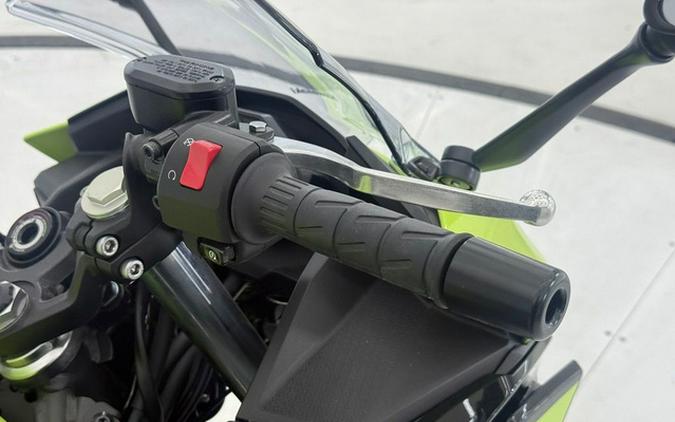 2026 Kawasaki Ninja 500 ABS Metallic Yellowish GreenEbony