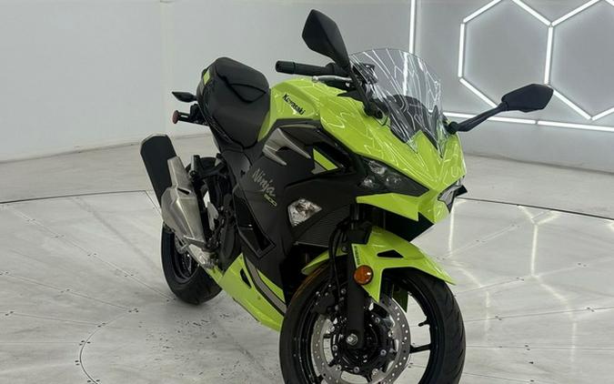 2026 Kawasaki Ninja 500 ABS Metallic Yellowish GreenEbony