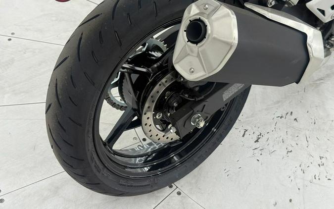 2026 Kawasaki Ninja 500 ABS Metallic Yellowish GreenEbony
