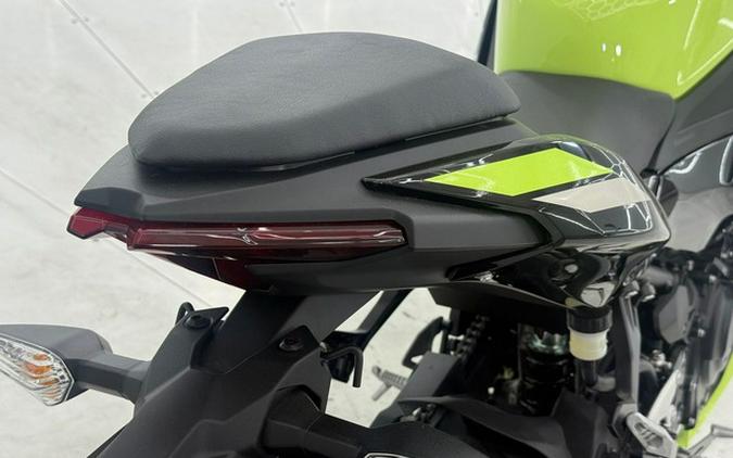 2026 Kawasaki Ninja 500 ABS Metallic Yellowish GreenEbony