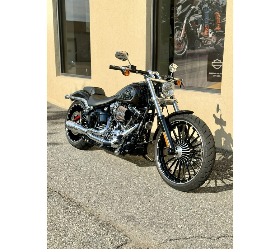 2017 Harley-Davidson® Breakout® FXSB - FACTORY CUSTOM PAINT & LOW MILES