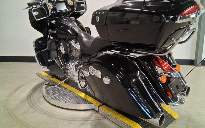 2018 Indian Motorcycle® Roadmaster® ABS Thunder Black