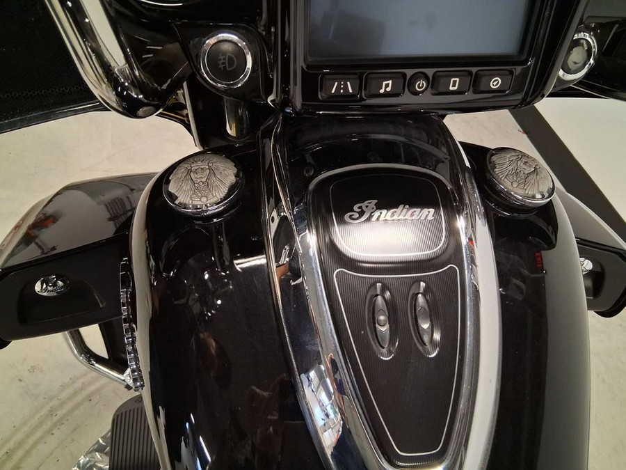 2018 Indian Motorcycle® Roadmaster® ABS Thunder Black