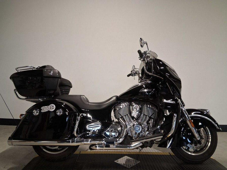 2018 Indian Motorcycle® Roadmaster® ABS Thunder Black