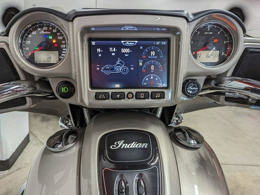 2023 Indian Chieftain Limited Silver Quartz Metallic