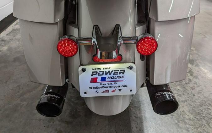 2023 Indian Chieftain Limited Silver Quartz Metallic