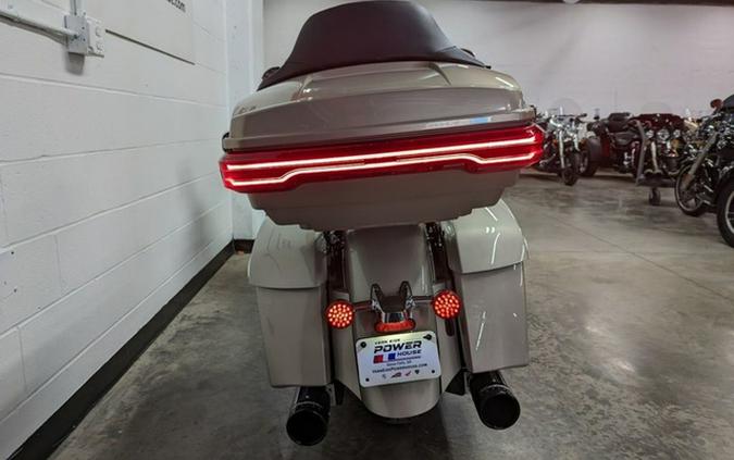 2023 Indian Chieftain Limited Silver Quartz Metallic