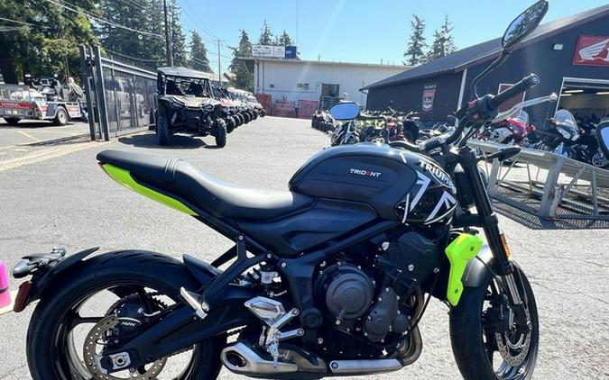 2024 Triumph Trident 660 Jet BlackTriumph Racing Yellow