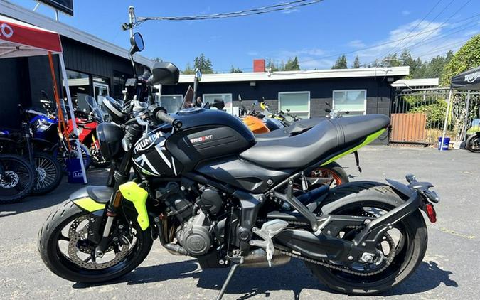 2024 Triumph Trident 660 Jet BlackTriumph Racing Yellow