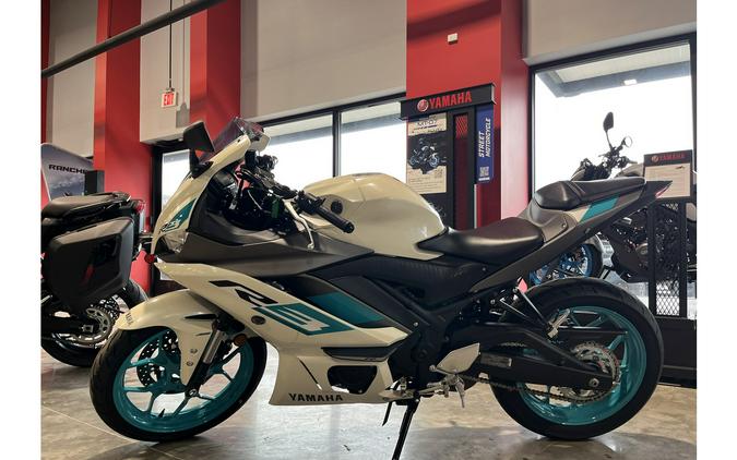 2024 YZF-R3 - Yamaha
