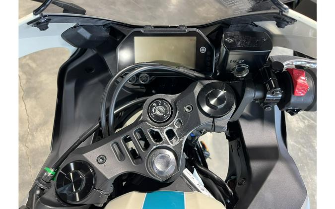2024 YZF-R3 - Yamaha