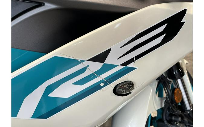 2024 YZF-R3 - Yamaha