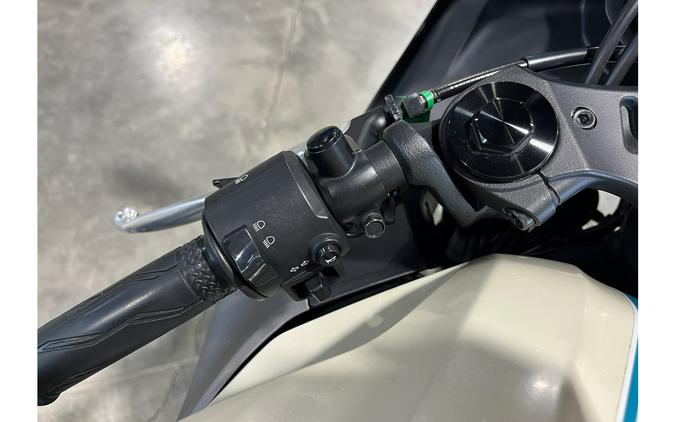 2024 YZF-R3 - Yamaha