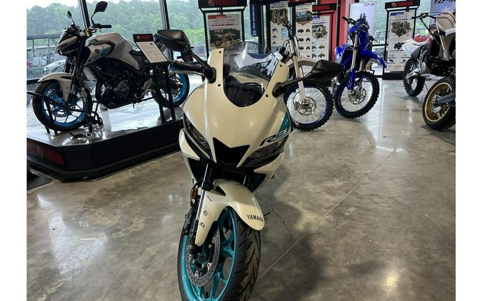 2024 YZF-R3 - Yamaha