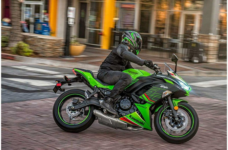 2024 Kawasaki Ninja® 650 KRT Edition ABS LIME GREEN / EBONY