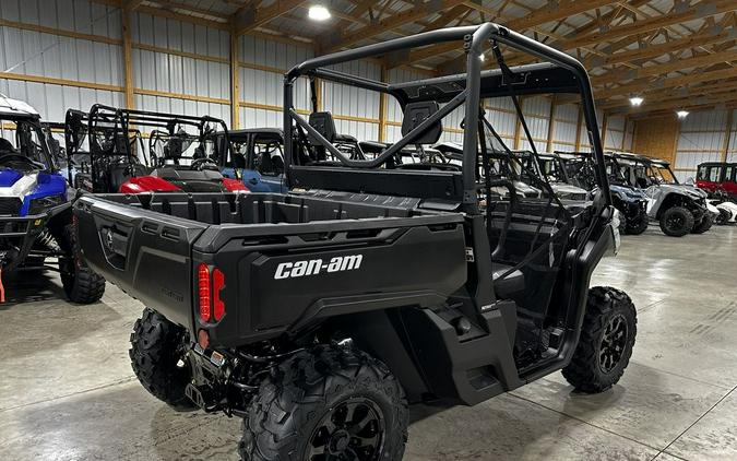 2024 Can-Am® Defender DPS HD9 Timeless Black