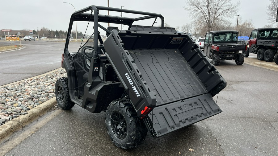 2024 Can-Am™ Defender DPS HD9