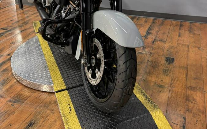 2025 Harley-Davidson® Road King™ Special BILLIARD GRAY/BLK TRIM