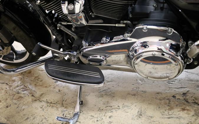 FLHX 2023 Street Glide®