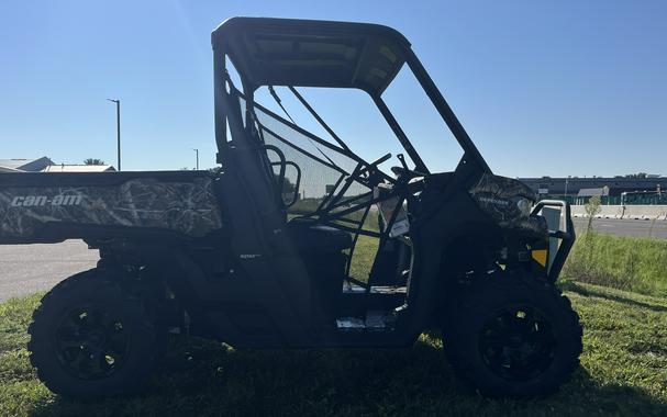 2024 Can-Am™ Defender XT HD7