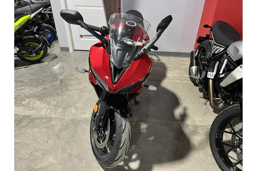 2025 Daytona 660 - Triumph